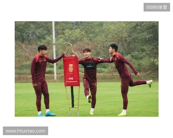 邵佳一探班U22国足重逢老友 9人归来鲁沪新星伤退